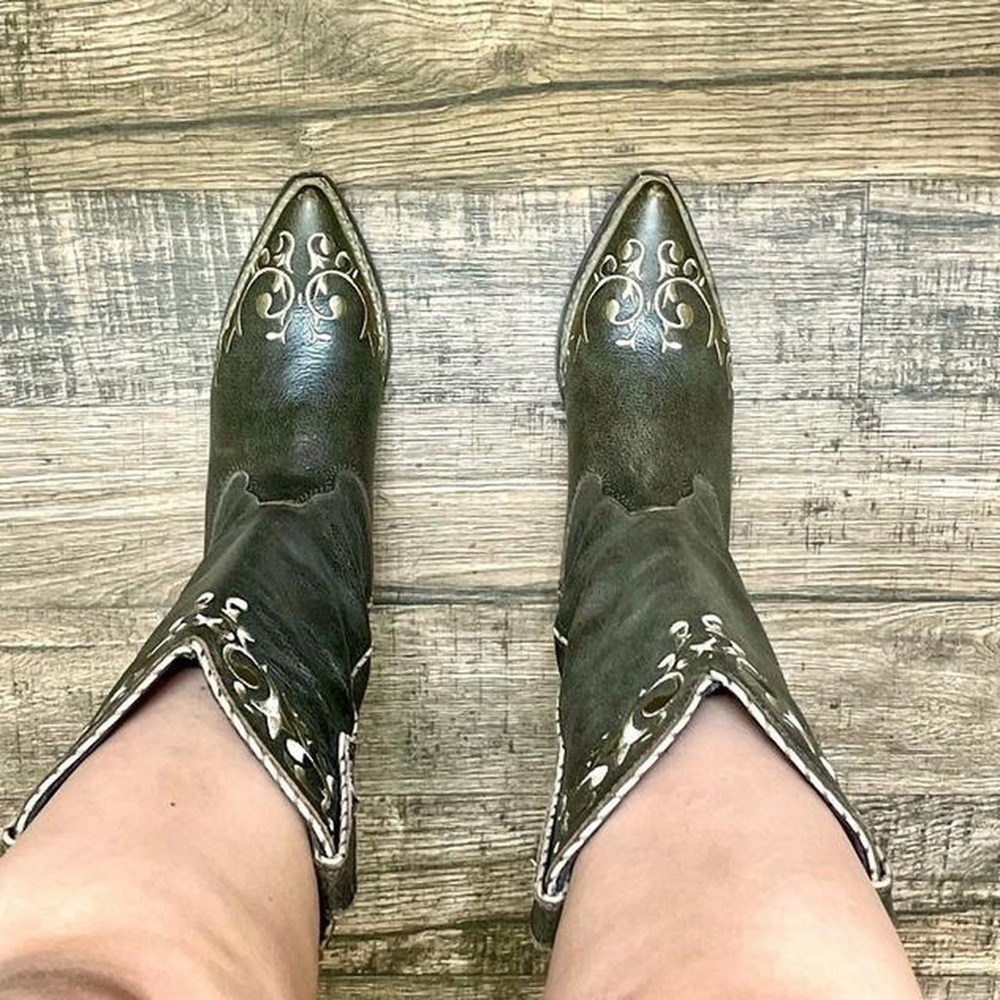 Justin Cowboy Boots - Picture 2 of 4